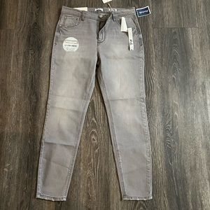 Grey Kensie skinny jeans